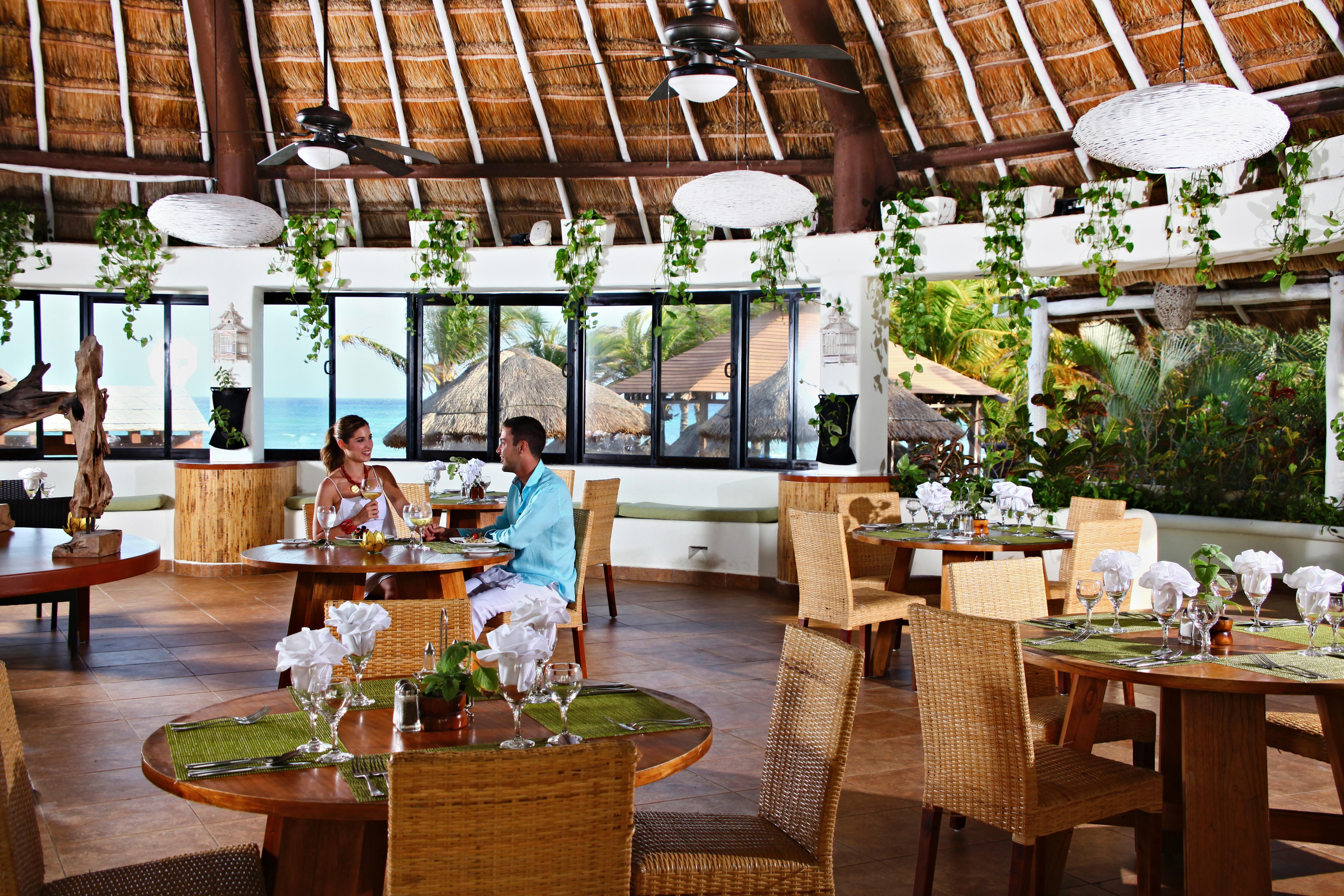 Sandos Caracol Eco Resort All Inclusive (Adults Only) Playa del Carmen Esterno foto Restaurant at the resort