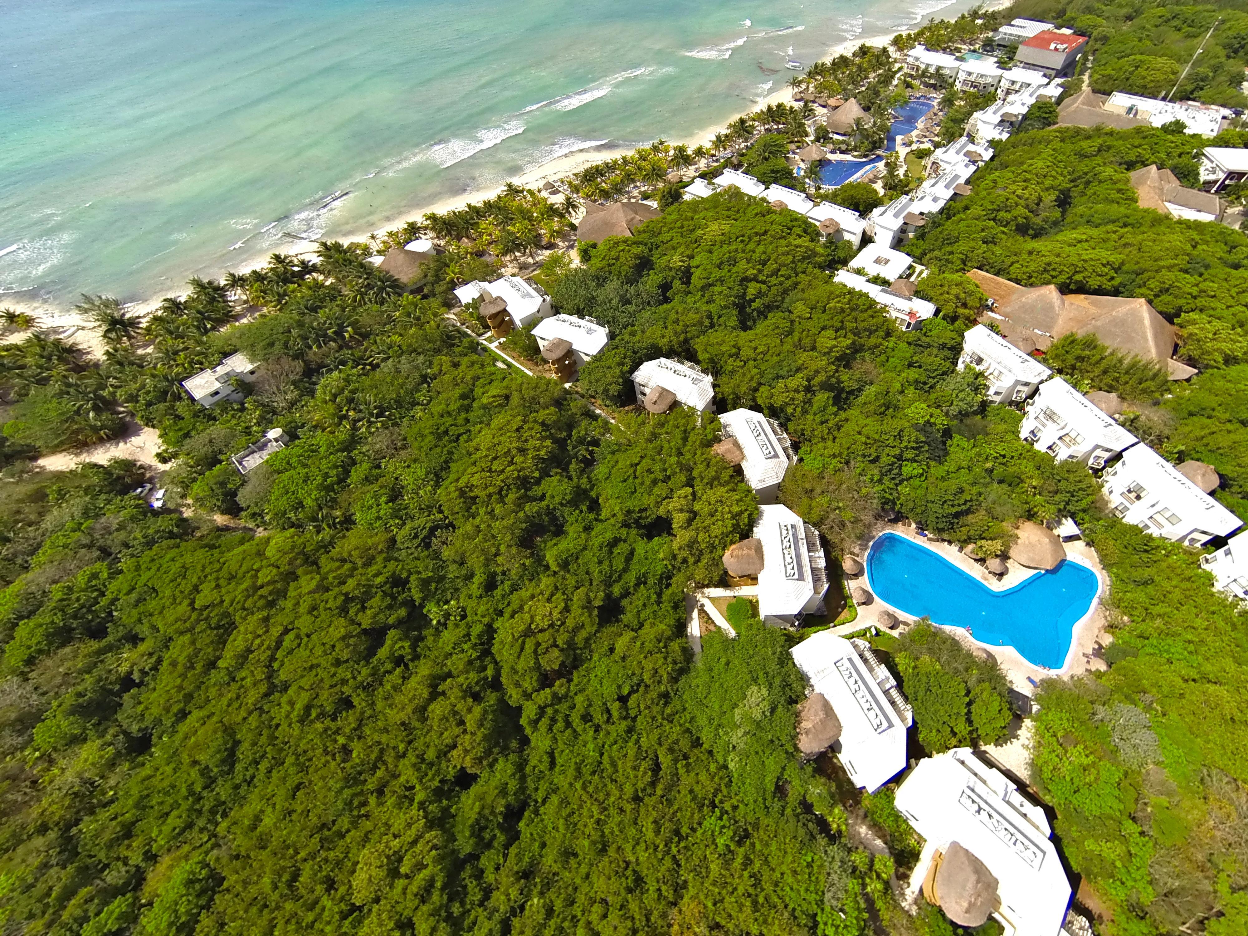 Sandos Caracol Eco Resort All Inclusive (Adults Only) Playa del Carmen Esterno foto Aerial view of the resort