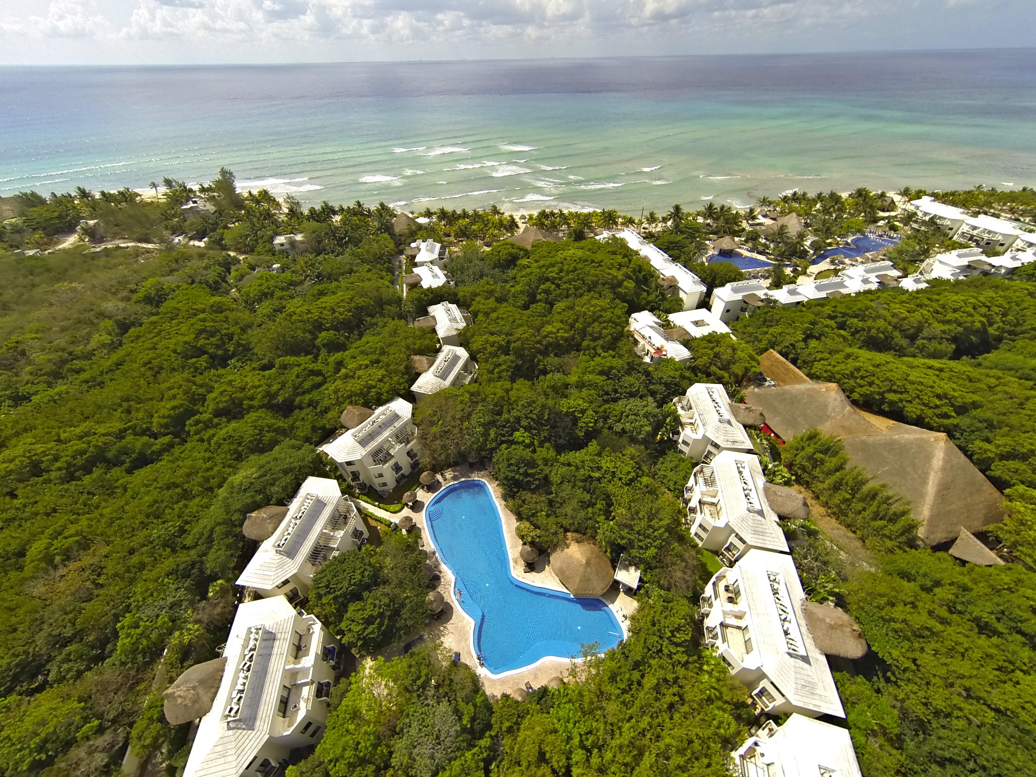 Sandos Caracol Eco Resort All Inclusive (Adults Only) Playa del Carmen Esterno foto Aerial view of the resort