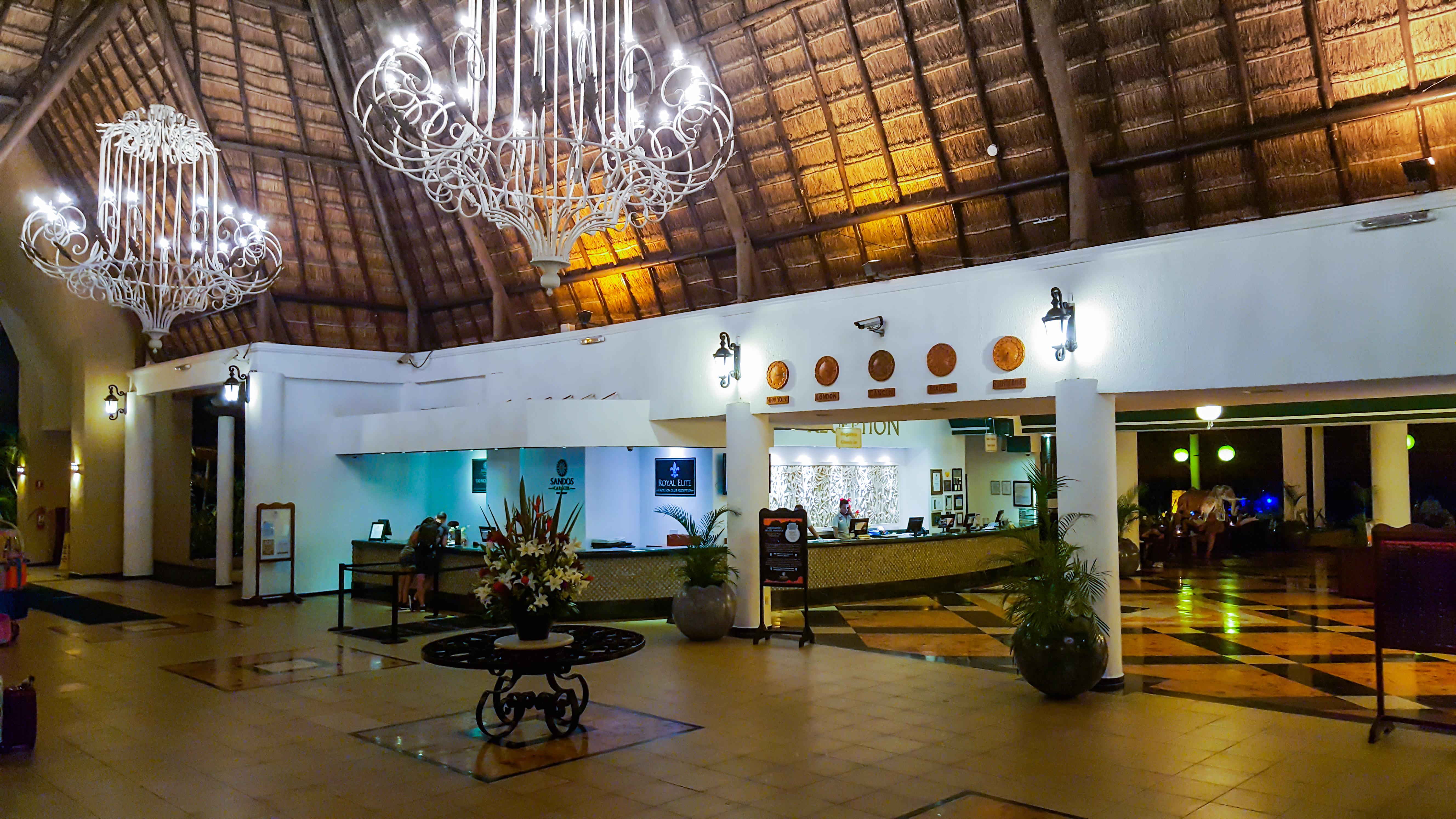 Sandos Caracol Eco Resort All Inclusive (Adults Only) Playa del Carmen Esterno foto The lobby of the hotel