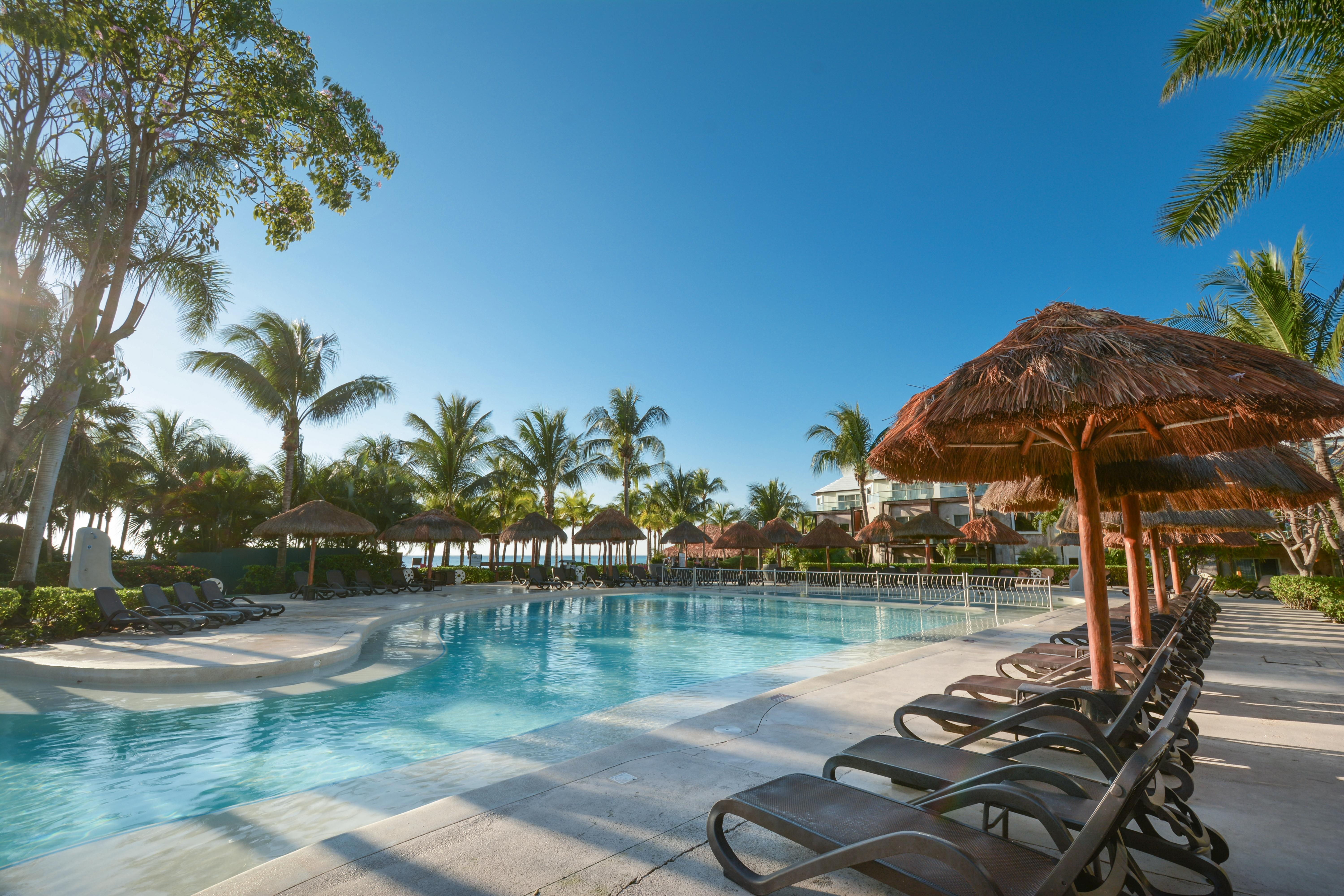 Sandos Caracol Eco Resort All Inclusive (Adults Only) Playa del Carmen Esterno foto The pool at the Grand at Moon Palace