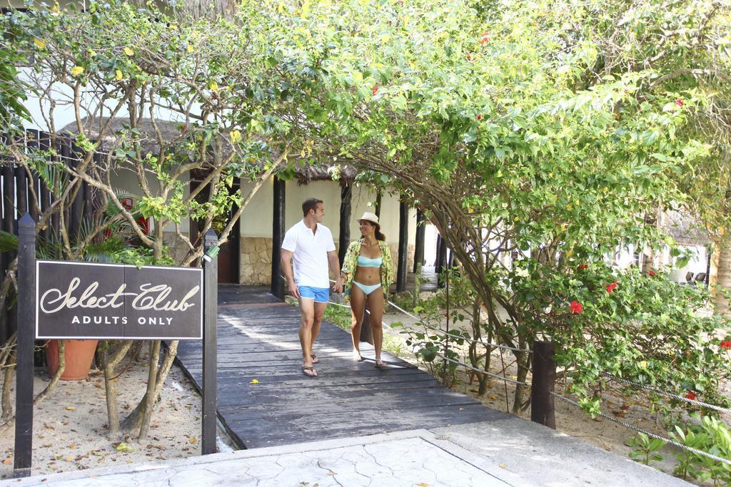 Sandos Caracol Eco Resort All Inclusive (Adults Only) Playa del Carmen Esterno foto Entrance to the adult-only section of the resort